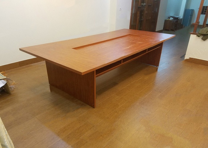 bàn họp thanh lý giúp giảm chi phí